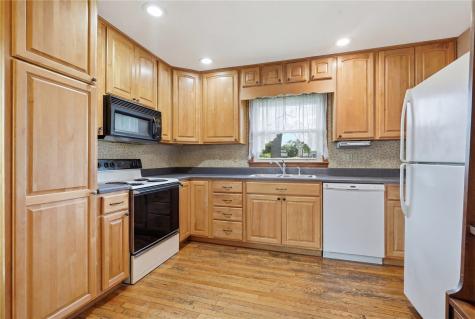 1606 Maplewood Drive NE Cedar Rapids IA 52402