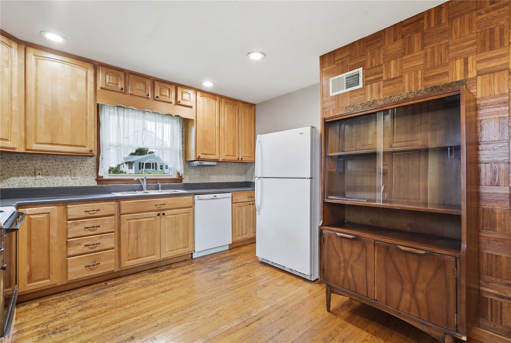 1606 Maplewood Drive NE Cedar Rapids IA 52402