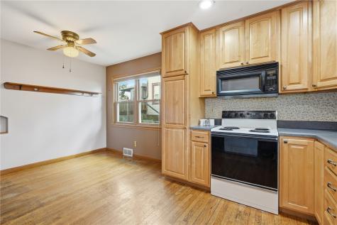 1606 Maplewood Drive NE Cedar Rapids IA 52402