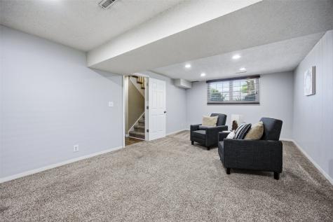 619 Olive Drive NW Cedar Rapids IA 52405