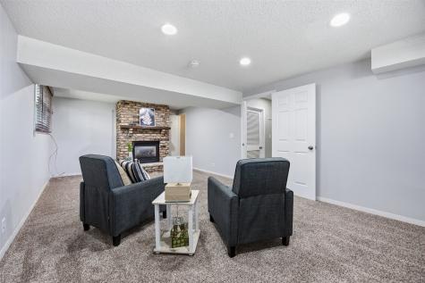 619 Olive Drive NW Cedar Rapids IA 52405