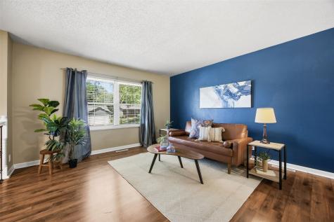 619 Olive Drive NW Cedar Rapids IA 52405