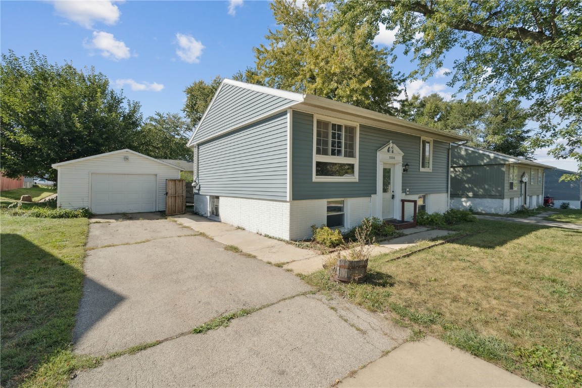 Cedar Rapids IA, 3226 Bramble Road SW