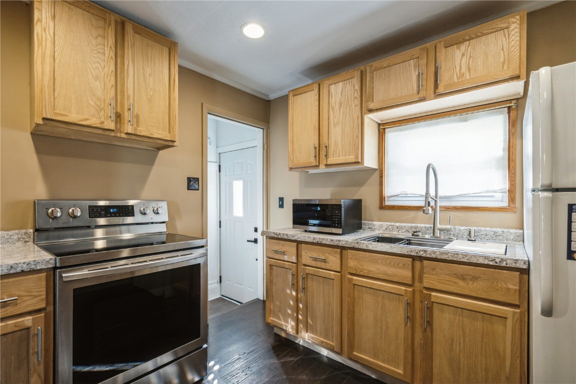 69 26th Avenue SW Cedar Rapids IA 52404