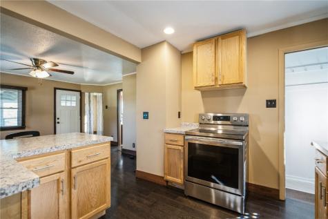 69 26th Avenue SW Cedar Rapids IA 52404