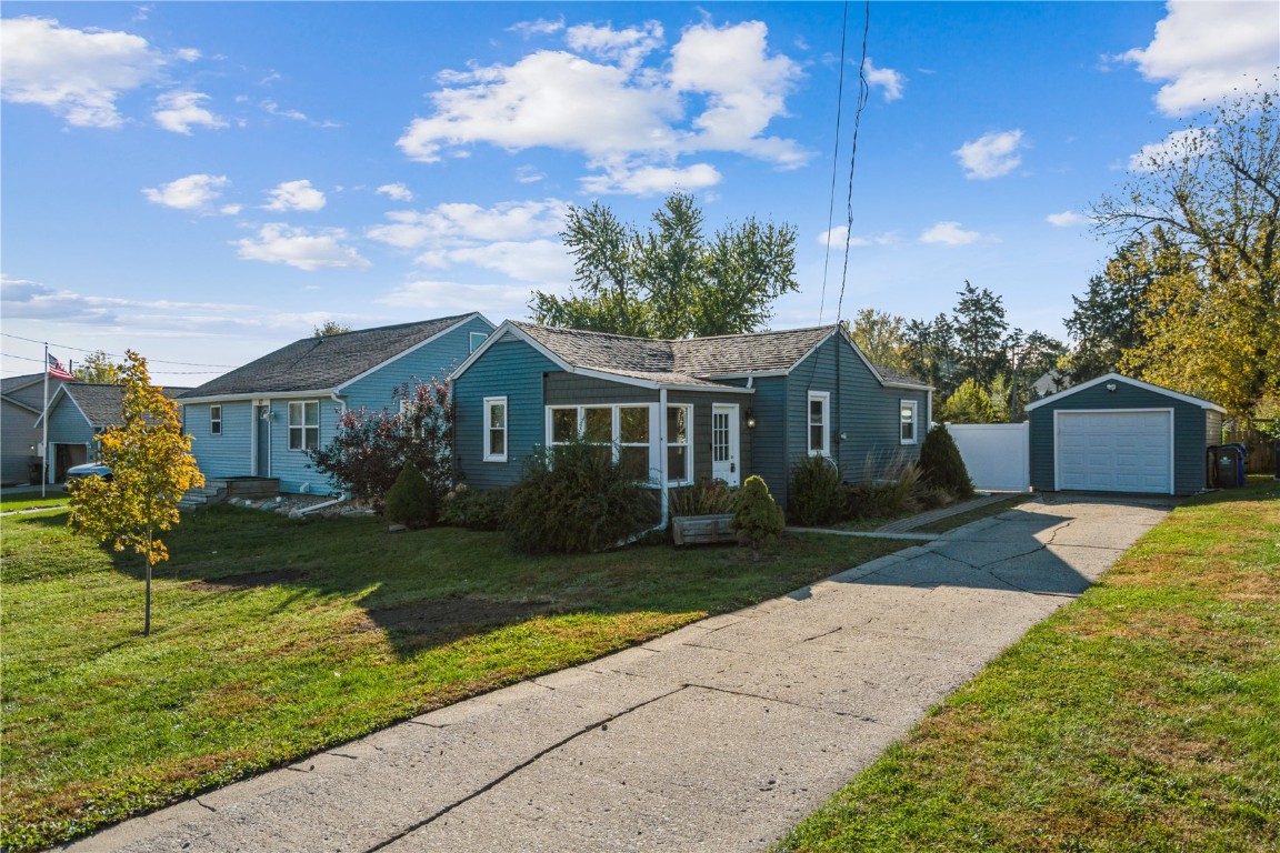 69 26th Avenue SW Cedar Rapids IA 52404