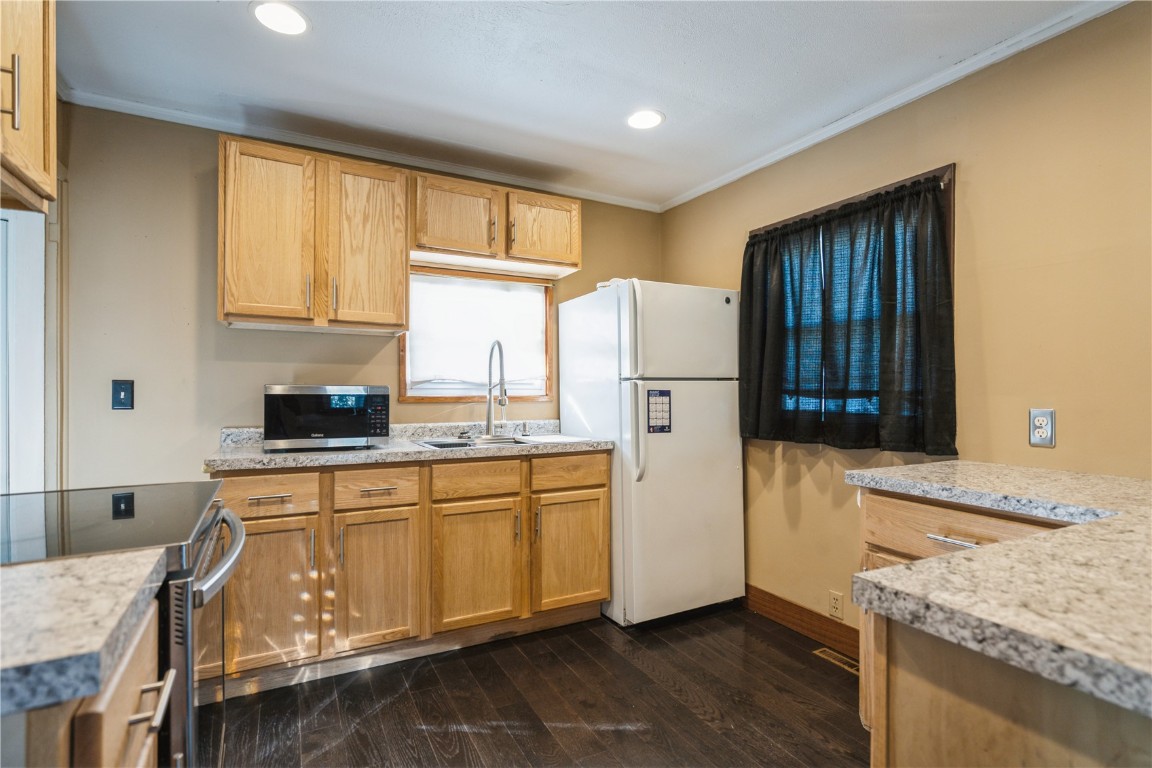 69 26th Avenue SW Cedar Rapids IA 52404