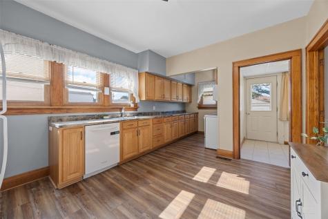 717 N Maple Street Monticello IA 52310