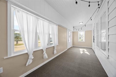 717 N Maple Street Monticello IA 52310