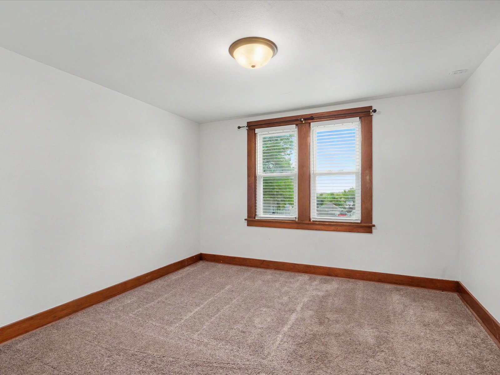 404 W 1st Street Mechanicsville IA 52306
