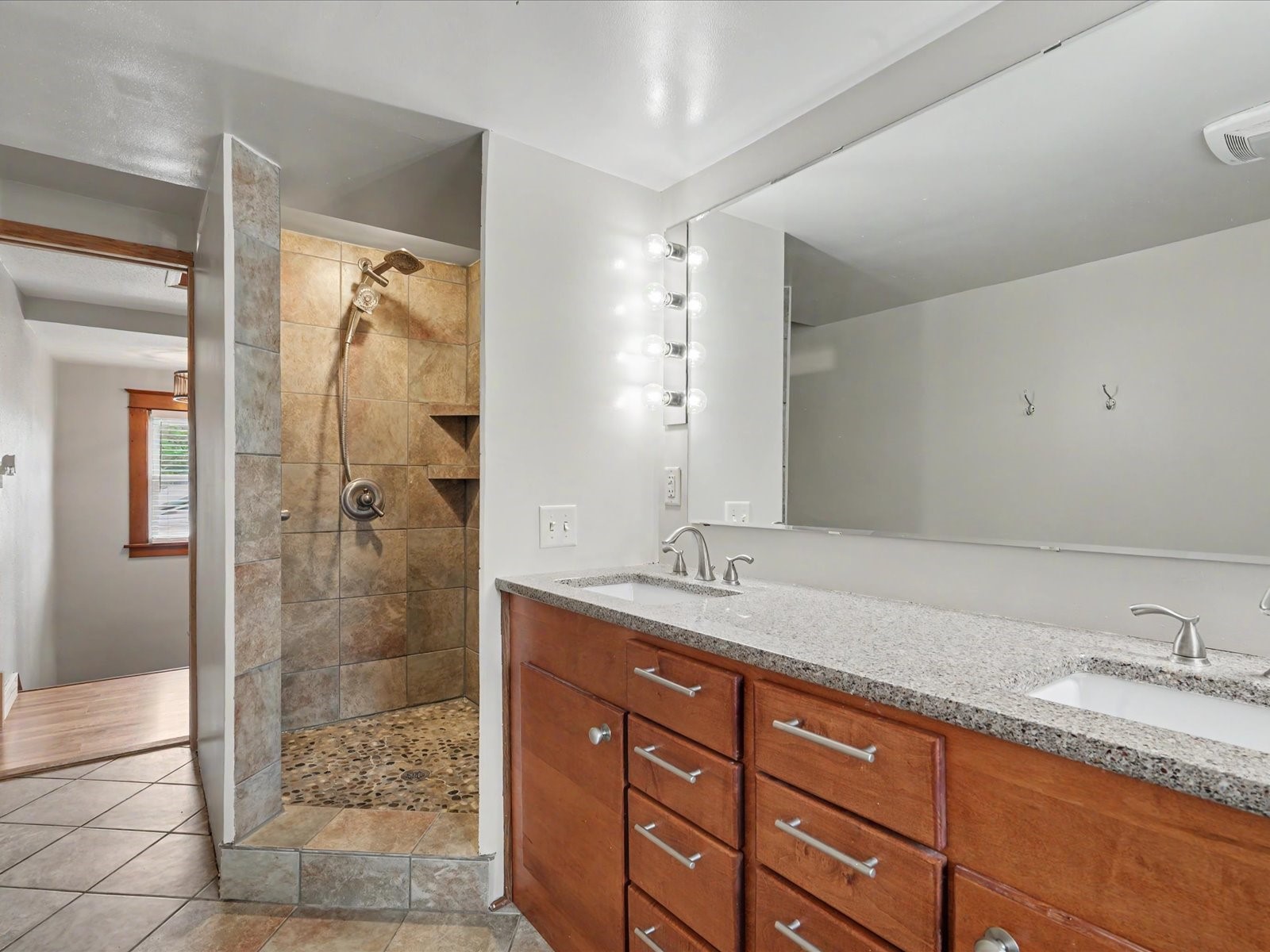 404 W 1st Street Mechanicsville IA 52306
