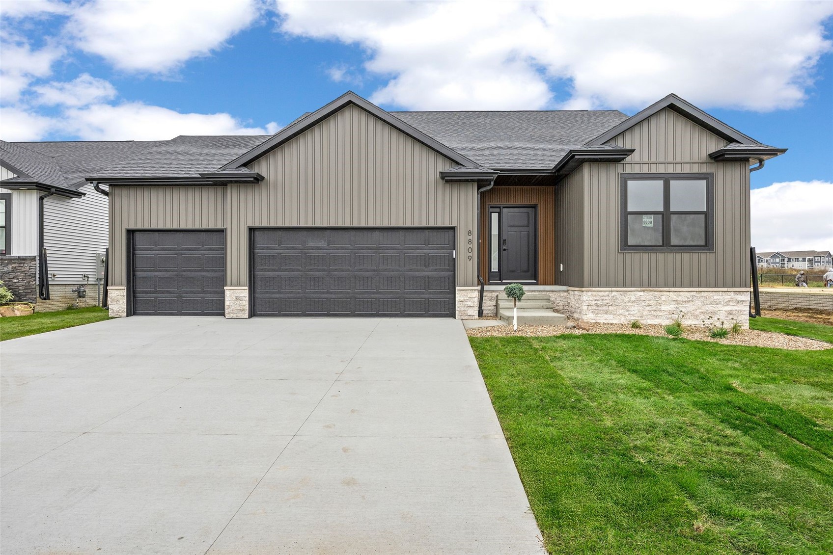 Cedar Rapids IA, 211 Meadows Field Drive NE