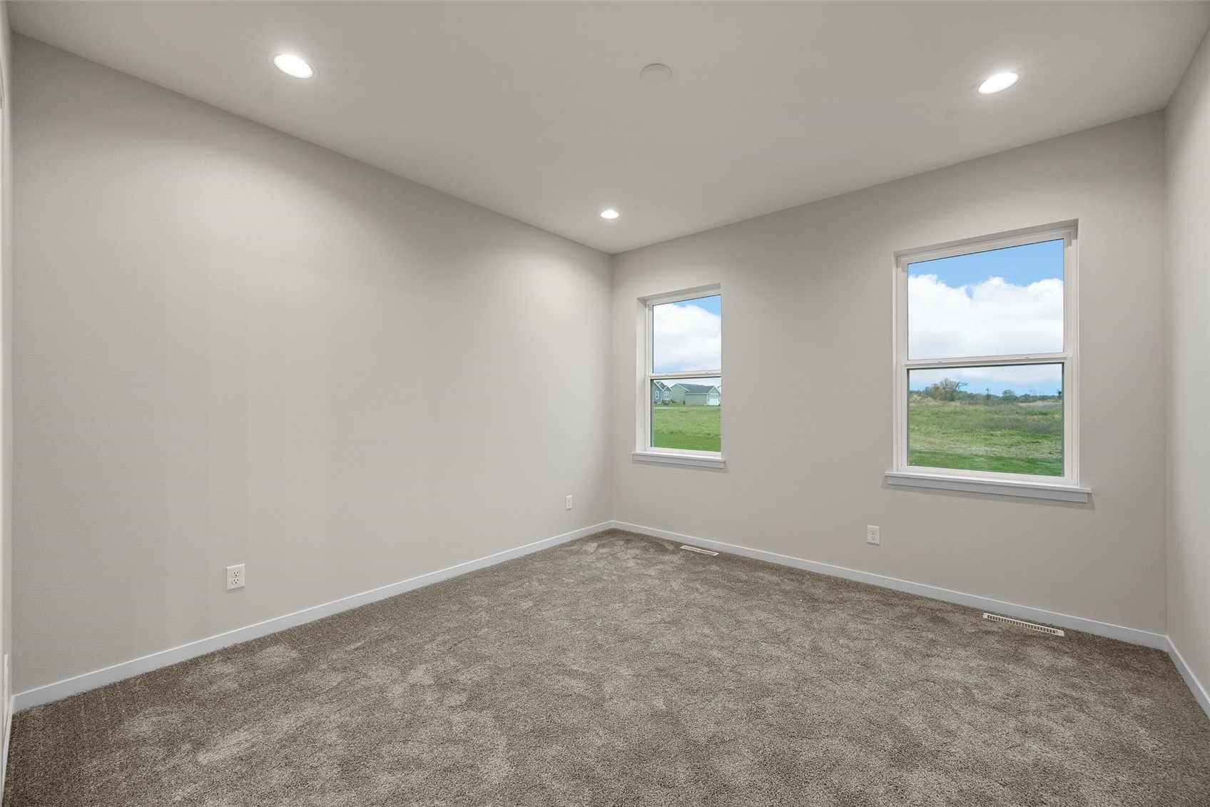 211 Meadows Field Drive NE Cedar Rapids IA 52402