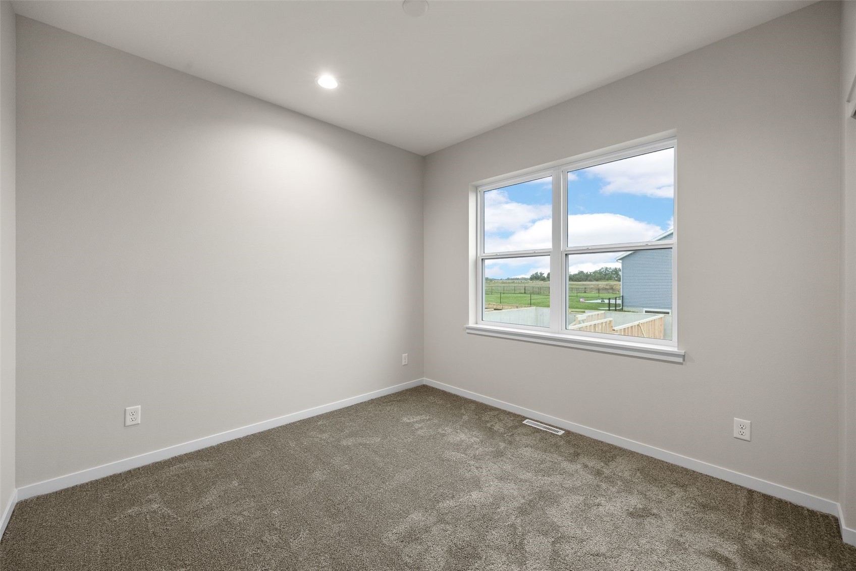 211 Meadows Field Drive NE Cedar Rapids IA 52402