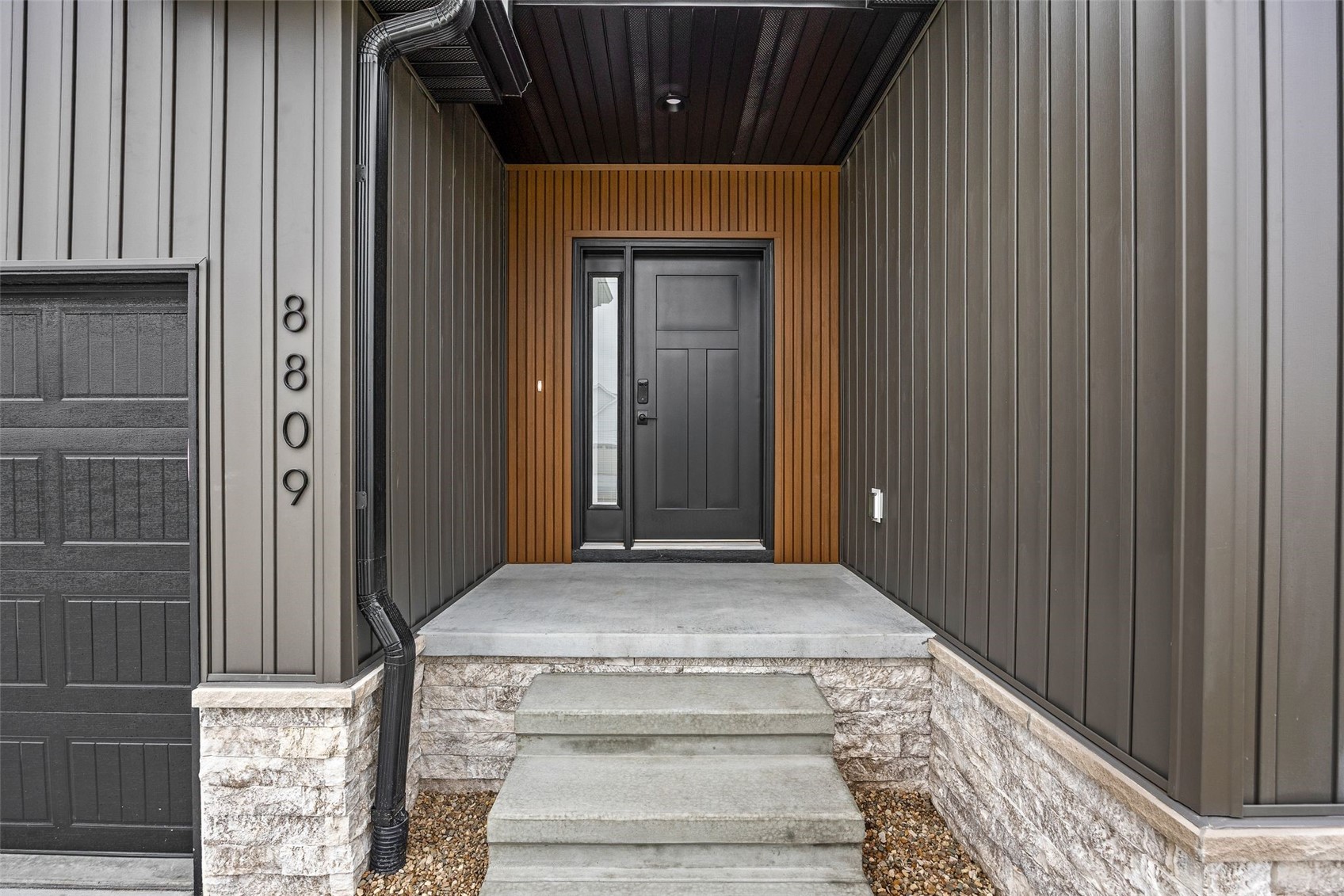 211 Meadows Field Drive NE Cedar Rapids IA 52402