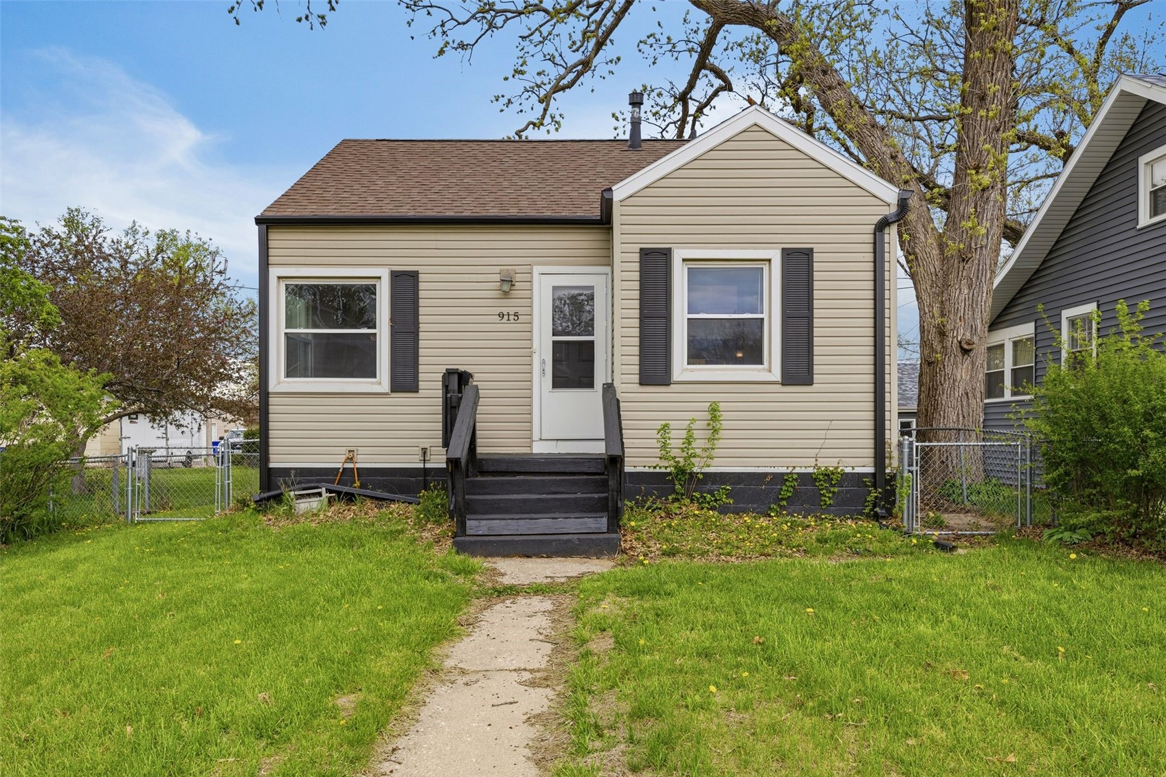 915 Center Point Road NE Cedar Rapids IA 52402