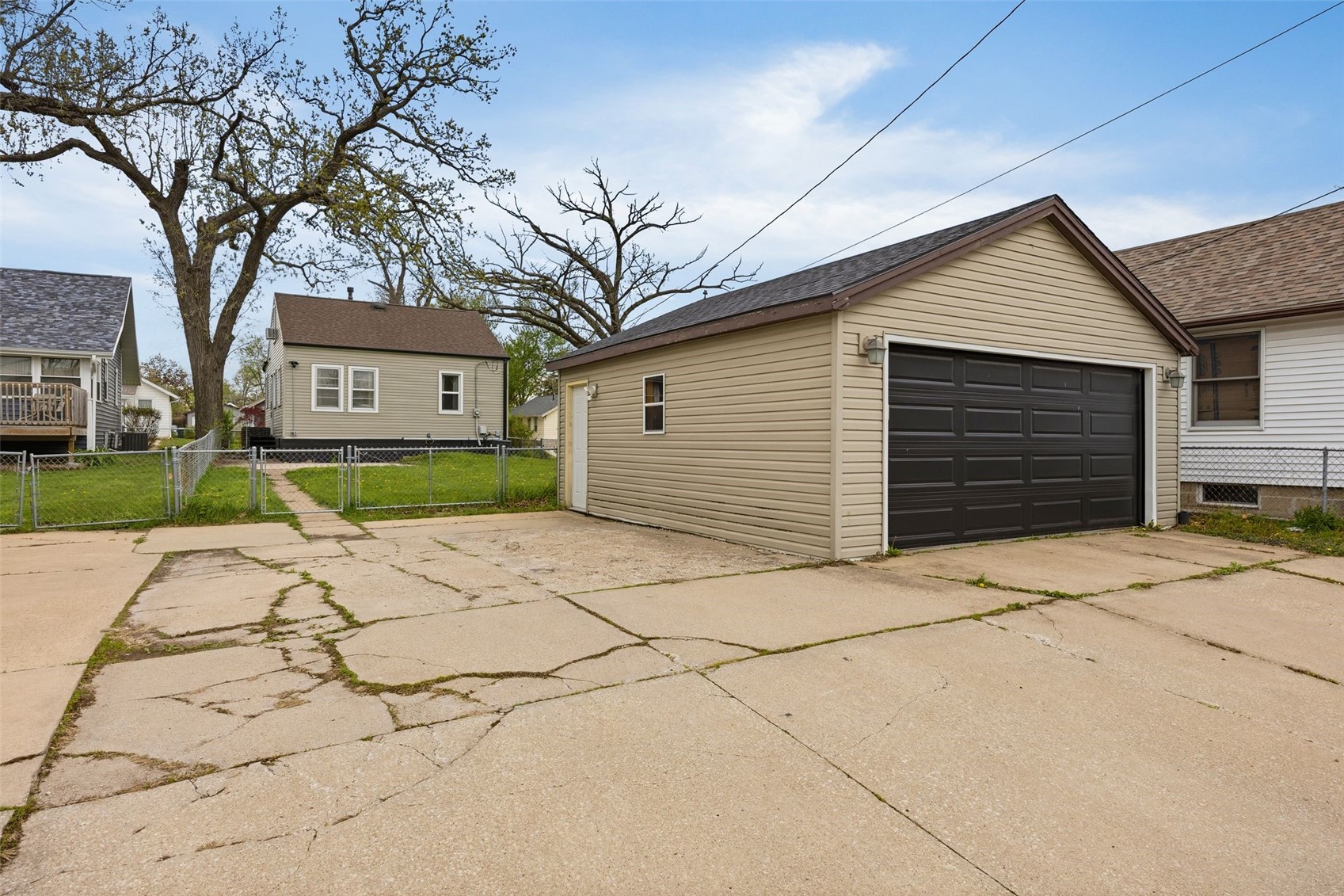 915 Center Point Road NE Cedar Rapids IA 52402