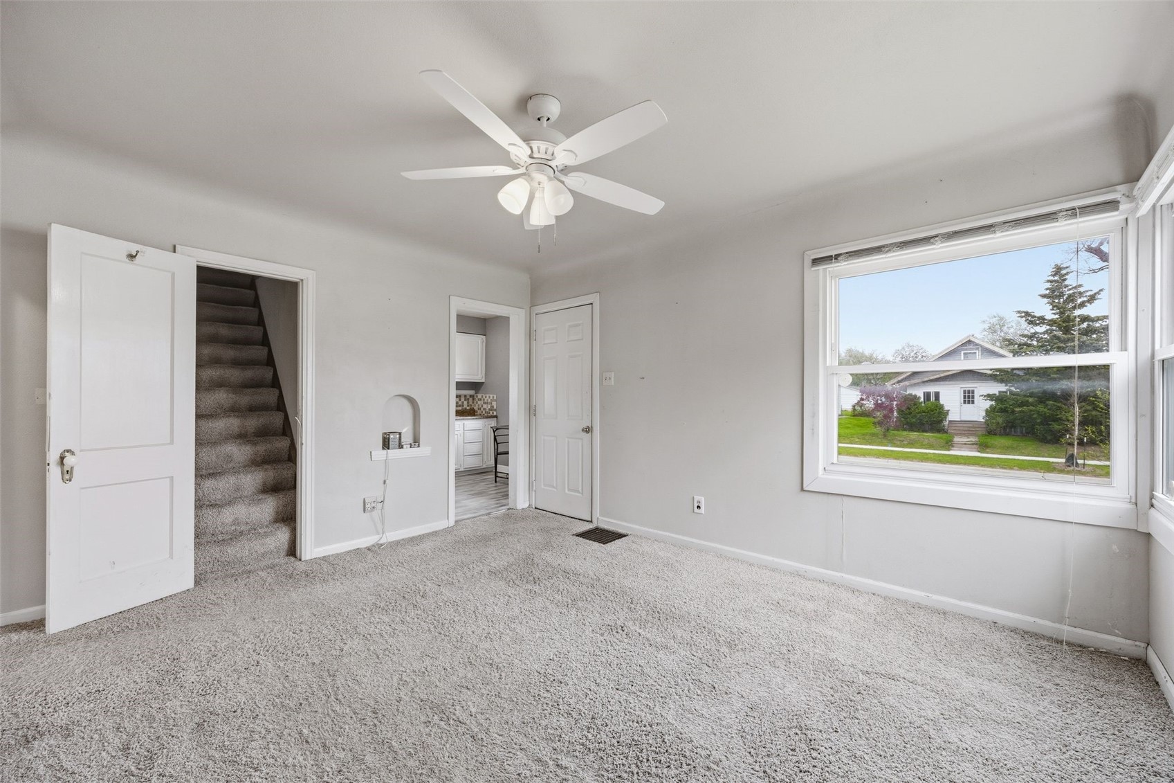 915 Center Point Road NE Cedar Rapids IA 52402