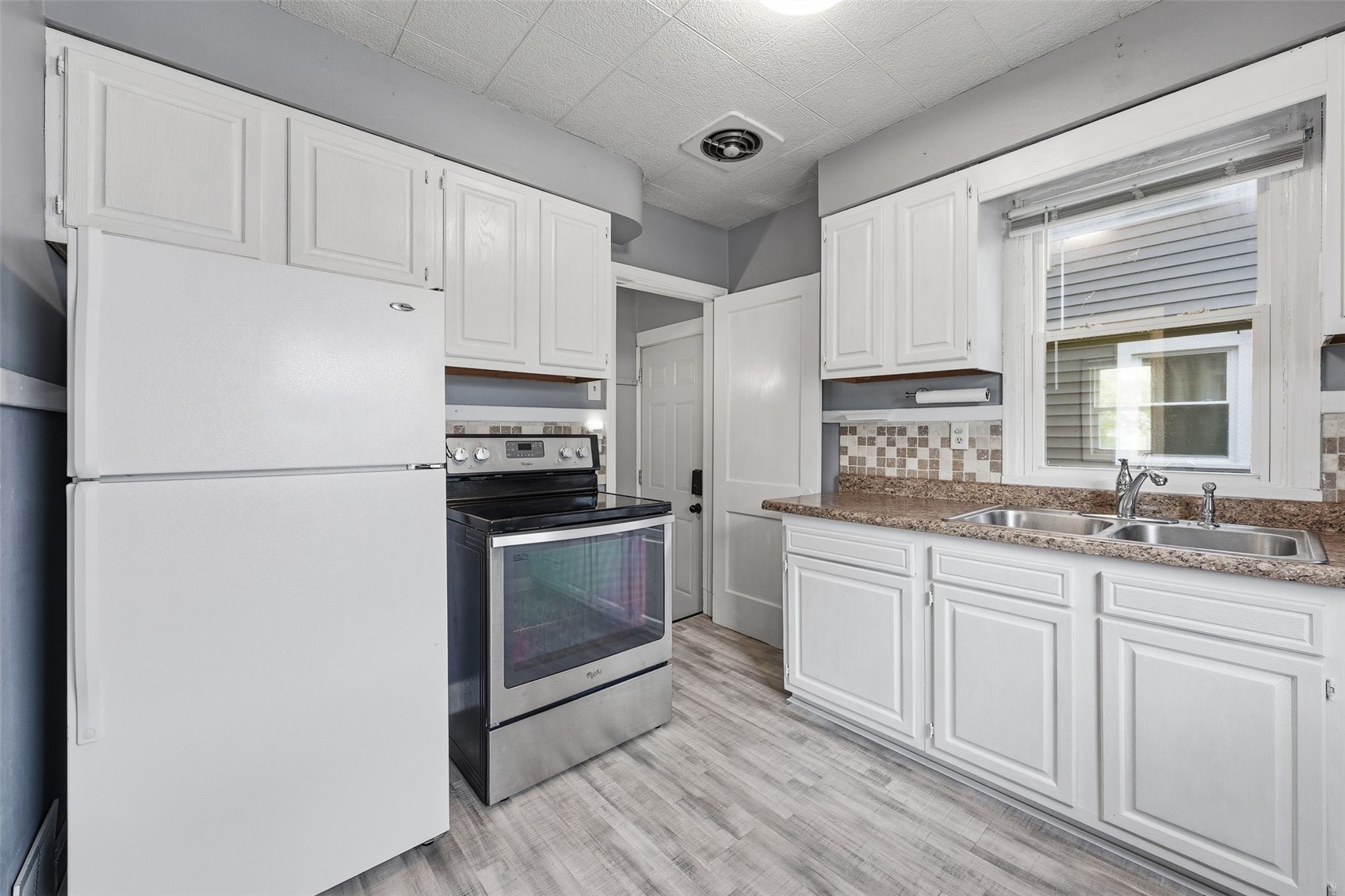 915 Center Point Road NE Cedar Rapids IA 52402