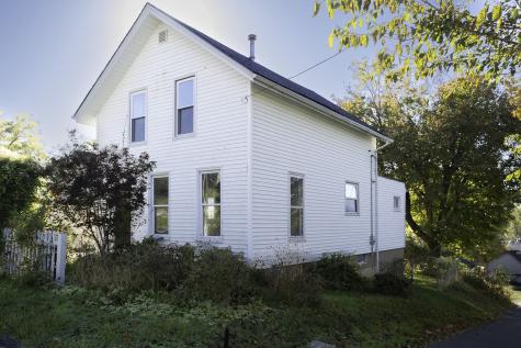102 W Broadway Street Anamosa IA 52205