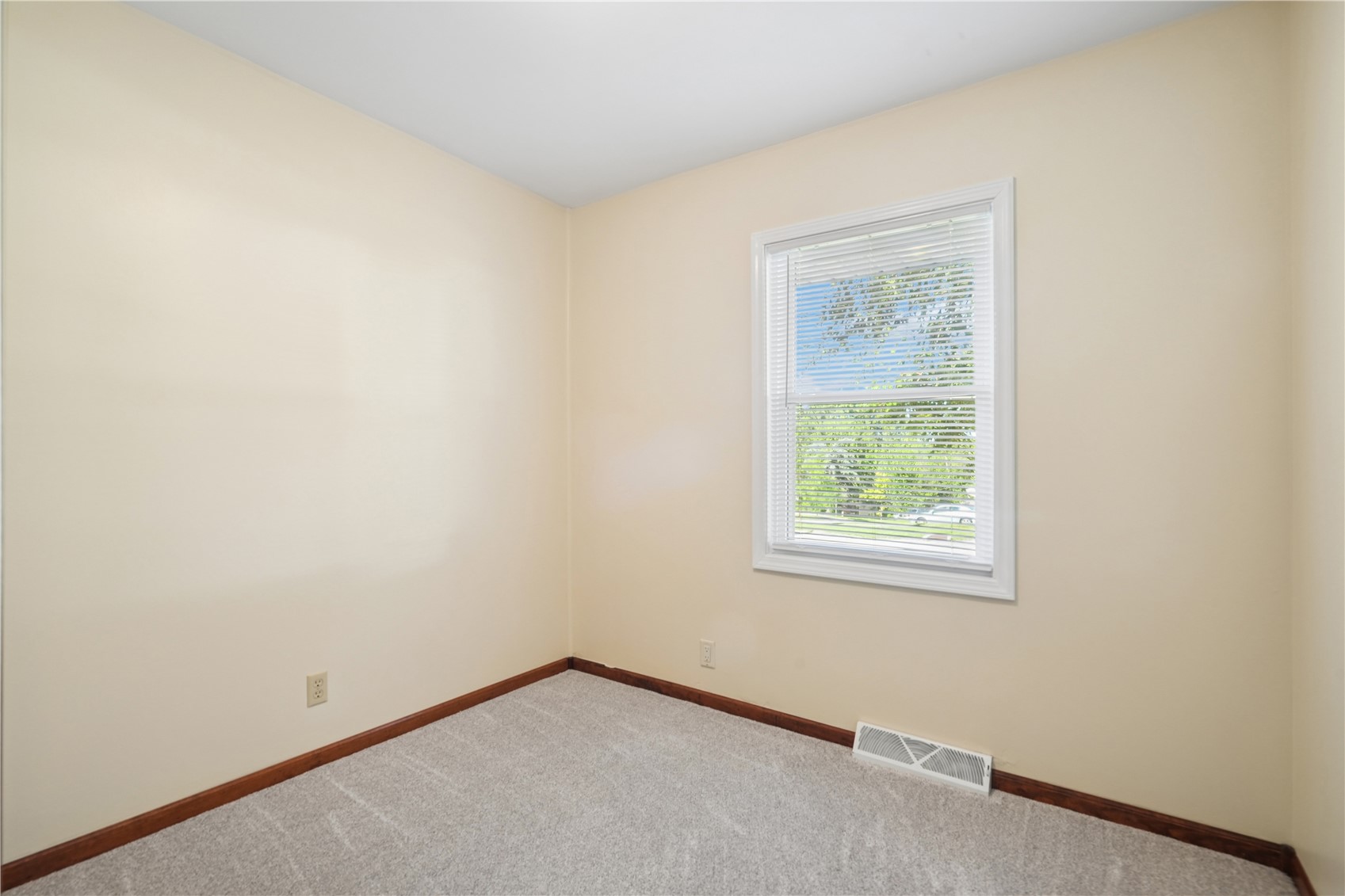 805 Pawnee Drive NW Cedar Rapids IA 52405