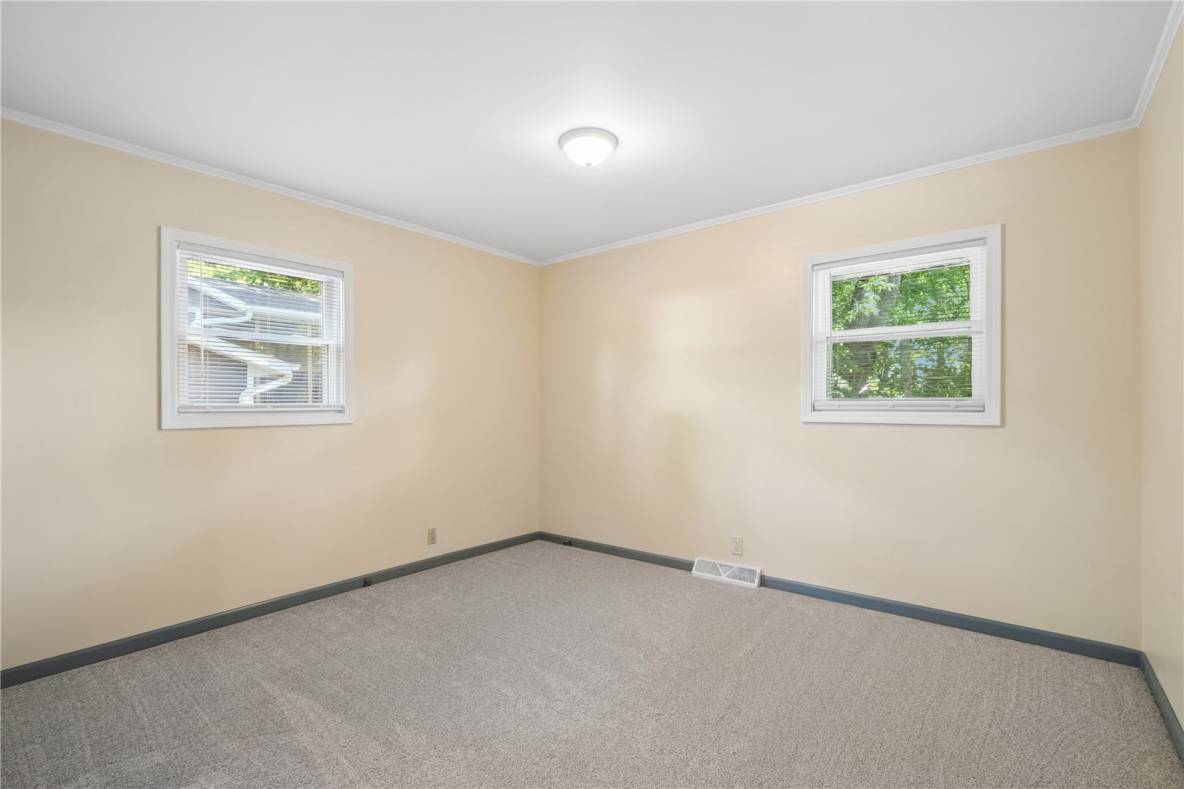 805 Pawnee Drive NW Cedar Rapids IA 52405