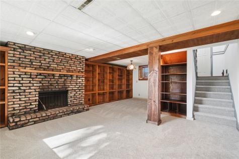 805 Pawnee Drive NW Cedar Rapids IA 52405