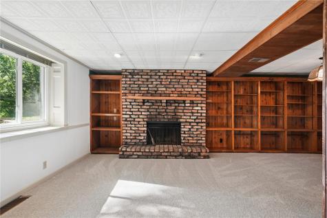 805 Pawnee Drive NW Cedar Rapids IA 52405