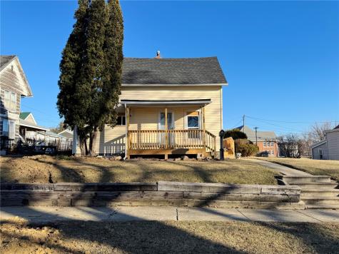 1405 7TH Avenue Belle Plaine IA 52208