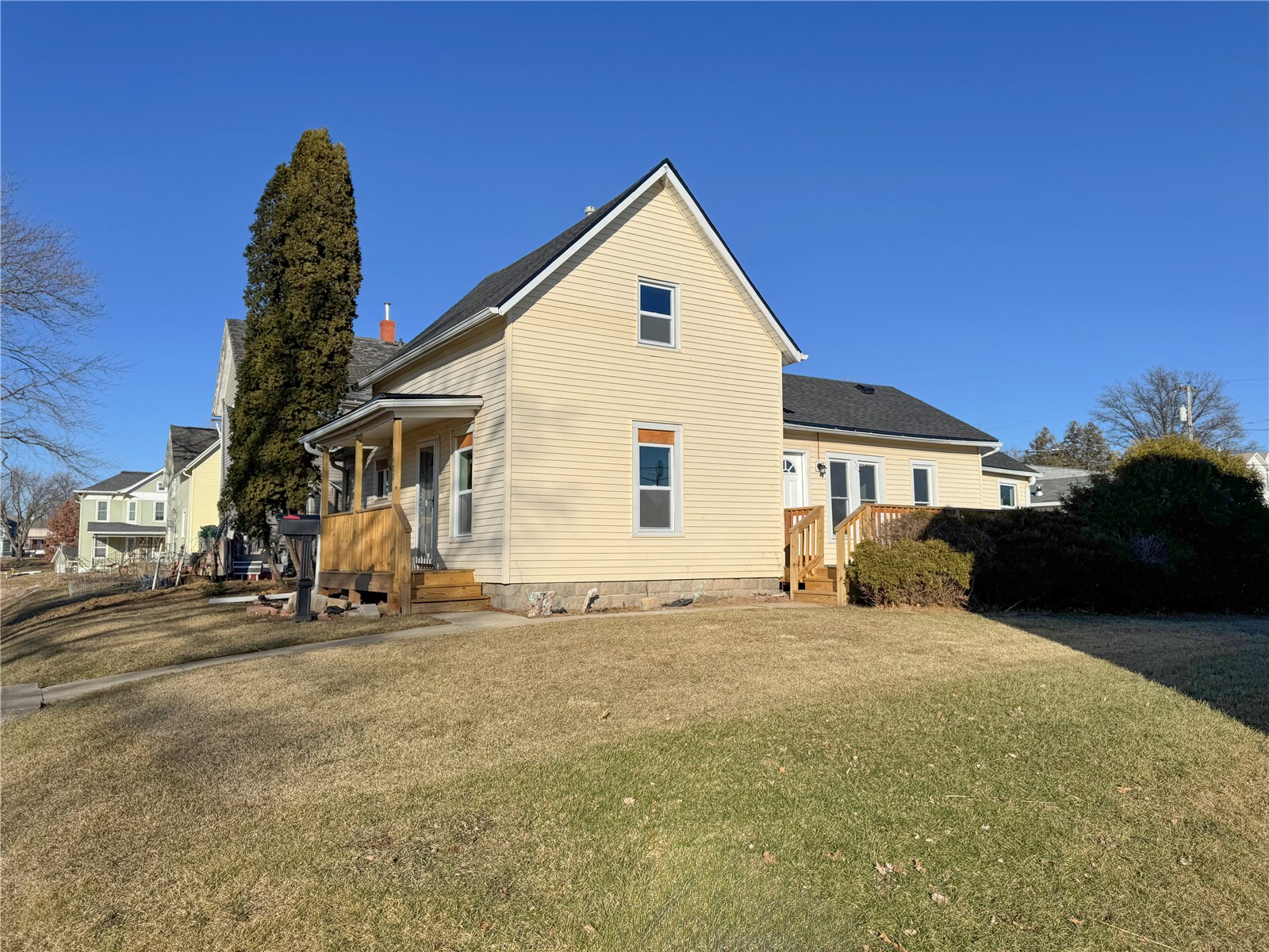 1405 7th Avenue Belle Plaine IA 52208