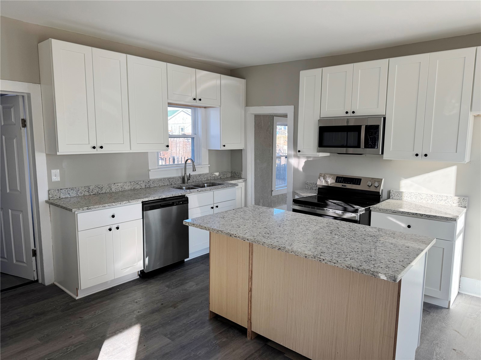 1405 7th Avenue Belle Plaine IA 52208