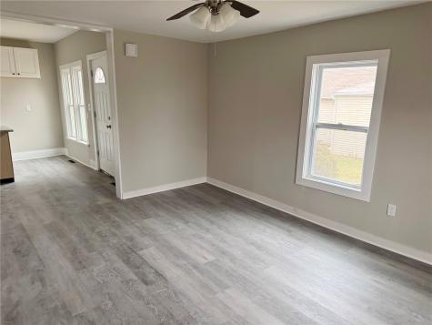 1405 7th Avenue Belle Plaine IA 52208