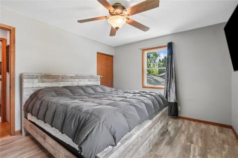 1633 23rd Street NW Cedar Rapids IA 52405