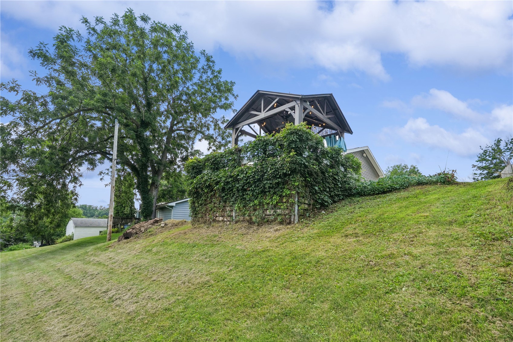 1633 23rd Street NW Cedar Rapids IA 52405