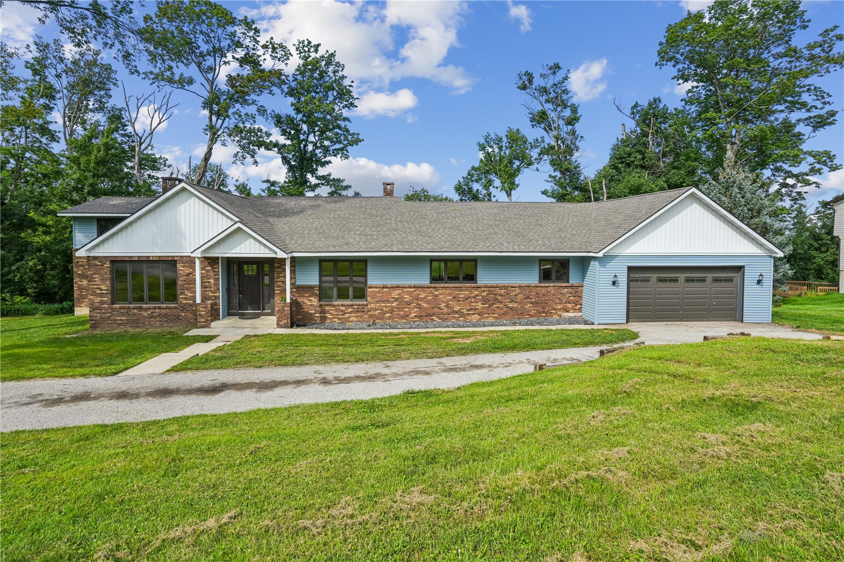 6220 High Country Drive NE Cedar Rapids IA 52411