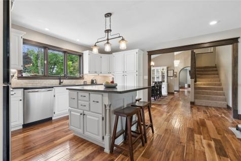 6220 High Country Drive NE Cedar Rapids IA 52411