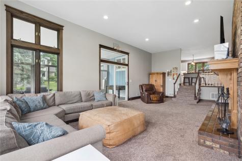6220 High Country Drive NE Cedar Rapids IA 52411