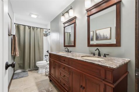 6220 High Country Drive NE Cedar Rapids IA 52411