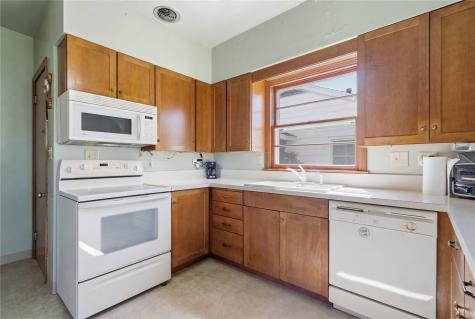 1526 C Avenue NW Cedar Rapids IA 52405