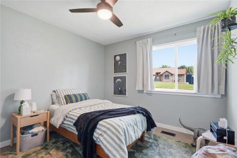 1925 Hidden Hollow Lane NW Cedar Rapids IA 52405