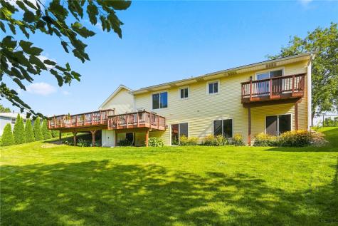 1925 Hidden Hollow Lane NW Cedar Rapids IA 52405