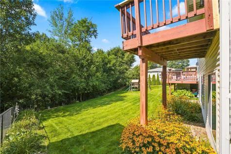1925 Hidden Hollow Lane NW Cedar Rapids IA 52405