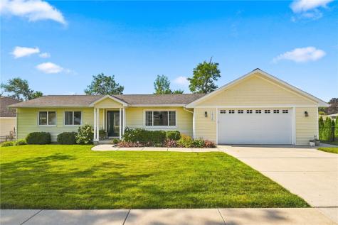 1925 Hidden Hollow Lane NW Cedar Rapids IA 52405