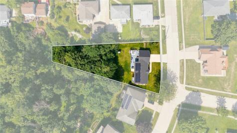 1925 Hidden Hollow Lane NW Cedar Rapids IA 52405