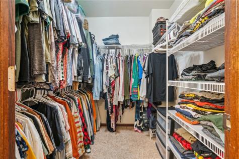 142 Brighton Circle SW Cedar Rapids IA 52404
