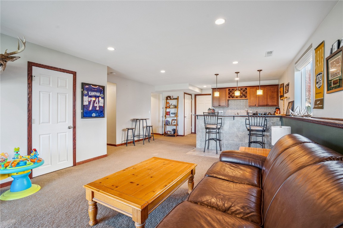 142 Brighton Circle SW Cedar Rapids IA 52404