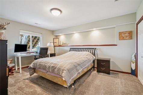 142 Brighton Circle SW Cedar Rapids IA 52404