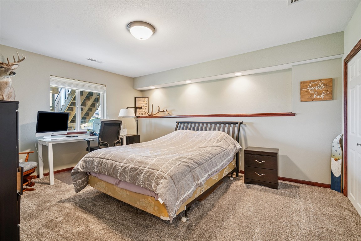 142 Brighton Circle SW Cedar Rapids IA 52404