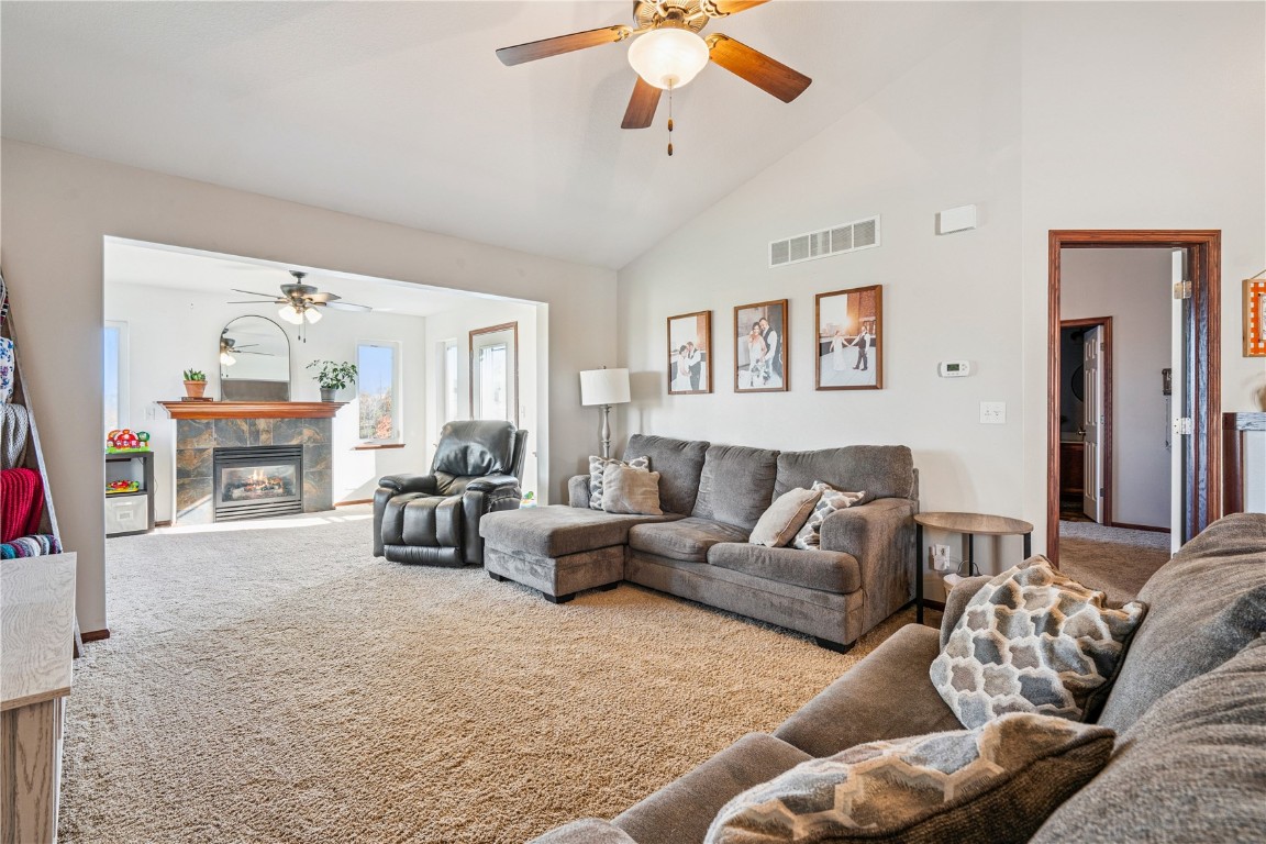 142 Brighton Circle SW Cedar Rapids IA 52404