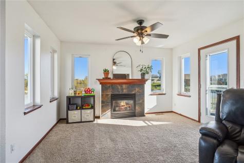 142 Brighton Circle SW Cedar Rapids IA 52404